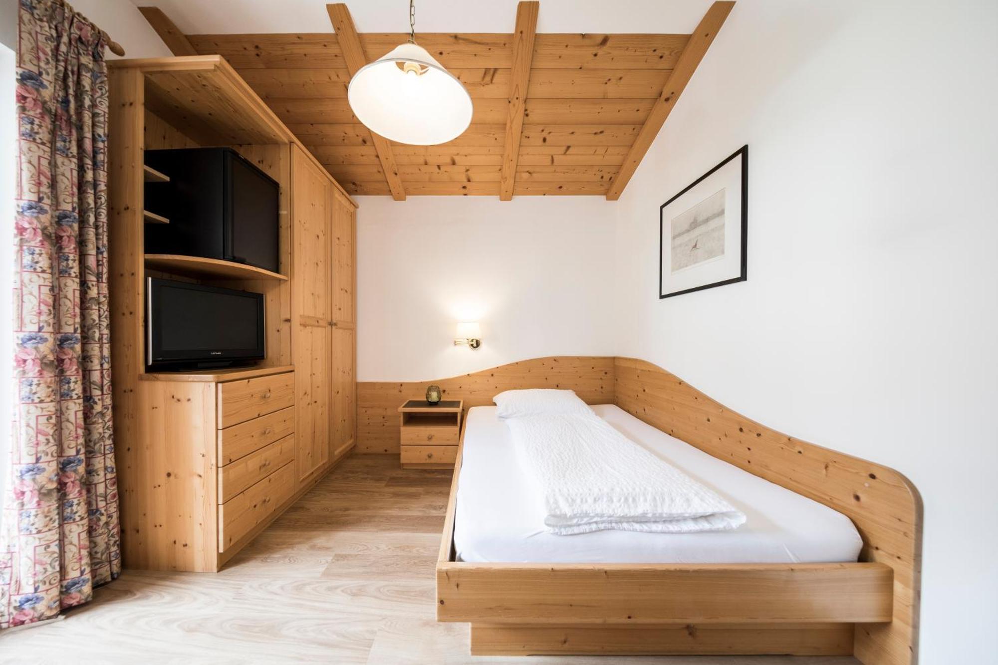 Hotel Torgglhof Калдаро Стая снимка